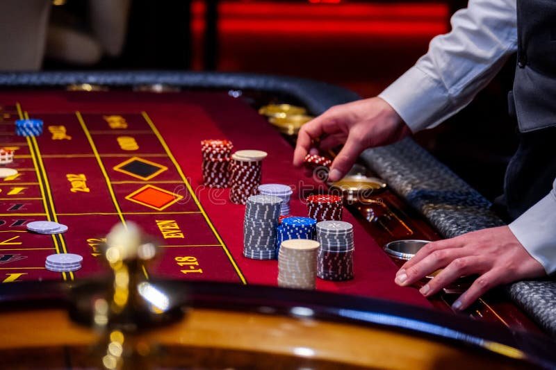 Người dùng Việt Nam đặt kèo bóng đá trên điện thoại tại xin 8 sportsbook